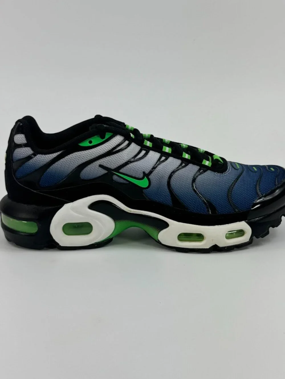 Nike Air Max Plus GS 'Deep Royal Scream Green' CD0609-021 size 7 Y / 8.5 W